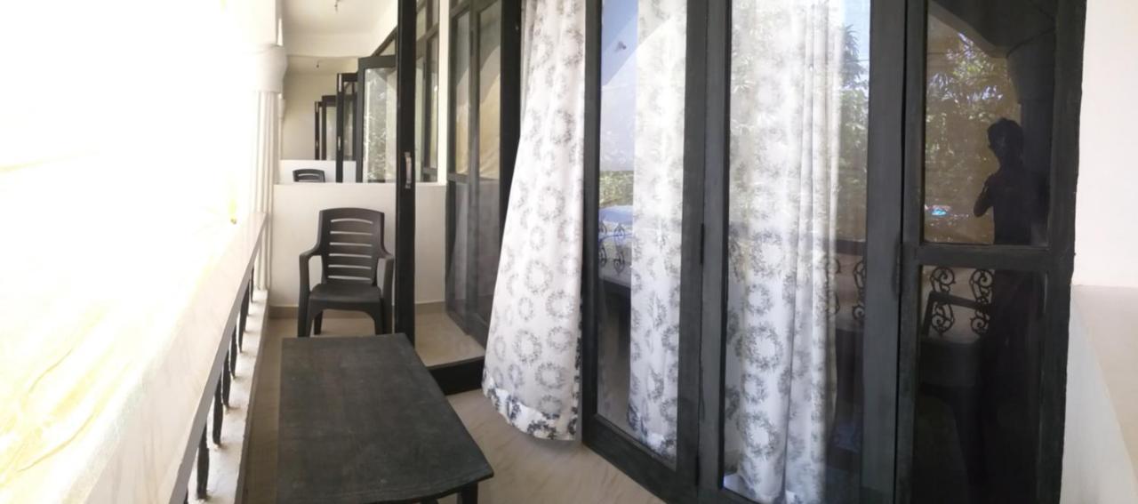 God'S Gift Morjim Hotel Екстериор снимка